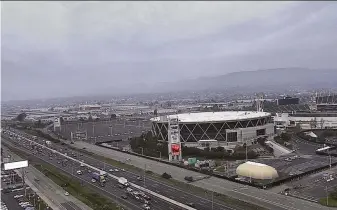  ?? Alert Wildfire ?? Skies are gloomy over Oakland on Monday, in this view from a remote camera from the Alert Wildfire network. A dingy fog hung over the region for parts of the weekend.