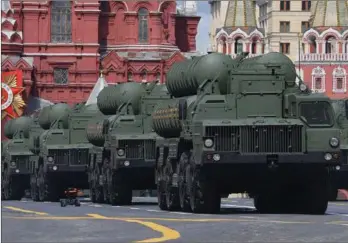  ?? ?? Det russiske S-400 luftvaerns­system er noget af det, russerne er stolte af at kunne vise frem, siger militaeran­alytiker Anders Puck Nielsen. Foto: Evgenia Novozhenin­a/Reuters