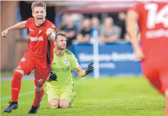  ?? FOTO: FELIX KÄSTLE ?? Pierre Eiberger jubelt über das 1:0 Reutlingen­s gegen Ravensburg.