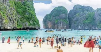  ?? ISTOCK ?? Vor der Sperrung kamen täglich bis zu 5000 Touristen an die berühmte Bucht.