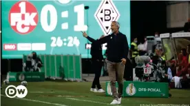  ??  ?? New Borussia Mönchengla­dbach coach Adi Hütter got off to a winning start against Kaiserslau­tern