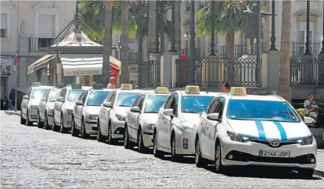  ?? ALBERTO DOMÍNGUEZ ?? Parada de taxis situada en la Plaza de las Monjas.