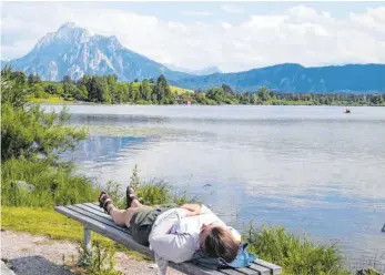  ?? FOTOS: KING ?? Am Hopfensee: Wer die Kneipp’sche „innere Ordnung“hat, kann loslassen – und auch im Alltag mal abschalten.