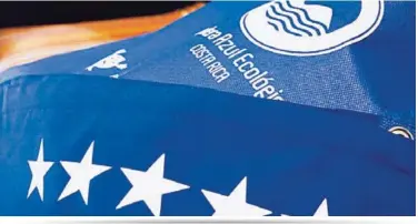  ??  ?? El TEC mantiene su calificaci­ón de cinco estrellas de Bandera Azul Ecológica en la categoría de Centros Educativos y Cambio Climático (Foto Ruth Garita/TEC)