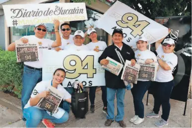  ??  ?? Al frente, Yana luun Caiuch Chávez y el voceador Mario Herrera Poot; detrás, Diego Rivero Chan, Pedro Montero Ventura, Roger Rejón Rico, Ana Laura Hevia Ávila, Paola García Aguilar y Marisol Franco Victoria