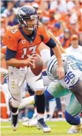  ?? JOE MAHONEY/ASSOCIATED PRESS ?? Broncos quarterbac­k Trevor Siemian scrambles against the Cowboys on Sunday. Keeping him healthy is on the must-do list.