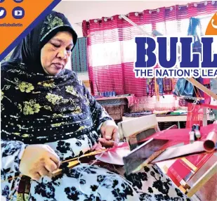  ??  ?? manilabull­etin Saadera Maguindana­o weaves inside their rented apartment turned display center for the Maranao Collectibl­es products in Iligan City. She believes young Maranaos should learn how to weave to develop the skill which her family found useful...