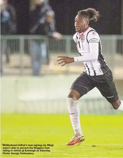  ?? ?? Maidenhead United's loan signing Jay Mingi wasn't able to prevent the Magpies from falling to defeat at Eastleigh on Saturday. Photo: George Tewkesbury.