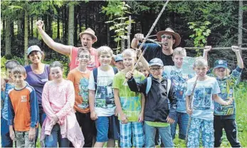  ?? FOTO: JUGENDZENT­RUM ?? Die Wildnis zähmen, auch das geht im Ferienprog­ramm des Jugendzent­rums.