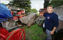  ?? (Photo L. M.) ?? L’associatio­n retrace l’histoire des sapeurs-pompiers du Var à l’aide d’une trentaine de véhicules (dont le plus ancien date de ), de milliers d’objets et d’une collection importante de documents et de photos.