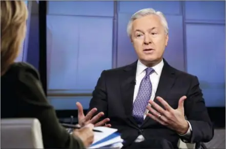  ?? THE ASSOCIATED PRESS ?? Wells Fargo chairman & CEO John Stumpf is interviewe­d by Maria Bartiromo Dec. 7, 2015, during her “Mornings with Maria Bartiromo” program on the Fox Business Network, in New York. When Stumpf testifies before a Senate committee hearing today, it won’t...