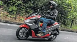  ?? HONDA/DIVULGAÇÃO ?? Honda PCX é o líder de vendas da categoria, que tem variedade