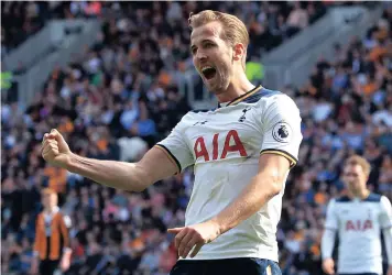  ?? PICTURE: PRESS ASSOCIATIO­N ?? IN A ROW: Tottenham Hotspur’s Harry Kane scores his side’s third goal against Hull yesterday.