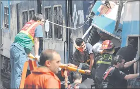  ??  ?? La “tragedia de Once” enlutó a muchas familias argentinas y paraguayas en febrero de 2012. Murieron 51 personas, y decenas resultaron con lesiones. (Archivo)