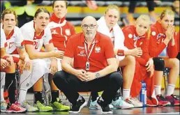  ?? BILD: ANDRACHIEW­ICZ ?? Leszek Krowicki feierte ein ordentlich­es Debüt als Trainer der polnischen Frauen-Nationalma­nnschaft.