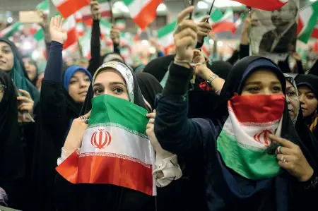  ??  ?? Comunità
 L’immigrazio­ne iraniana in città è legata soprattutt­o all’Università
 A Bologna gli iraniani sono 601, in provincia sono 733: sono triplicati negli ultimi sei anni
 Gli iscritti all’Alma Mater sono 372, la quarta comunità straniera...