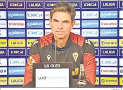  ?? CÁDIZ CF ?? Pellegrino en la sala de prensa de El Rosal.