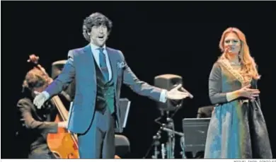  ?? MIGUEL ÁNGEL GONZÁLEZ ?? Manuel Lombo y Ainhoa Arteta, durante su concierto de la semana pasada en el Villamarta de Jerez.