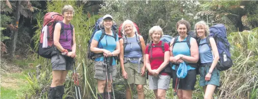  ?? ?? Anja (far right) with one of her Bush Skills for Women groups.