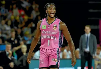  ?? PHOTOSPORT ?? Breakers forward Jarrell Brantley was his usual busy self against Adelaide.