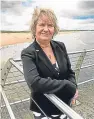  ??  ?? Top: The Levenmouth demonstrat­ion turbine is operated by ORE Catapult. Above: Environmen­t Secretary Roseanna Cunningham.