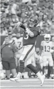  ?? Godofredo A. Vasquez / Houston Chronicle ?? Texans quarterbac­k Tom Savage is confident he can improve his accuracy after completing just 43.2 percent of his passes (19-of-44) against the Colts.