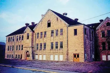  ?? [PHOTO SPROVIDED BY OKLAHOMA STATE HISTORIC PRESERVATI­ON OFFICE] ?? ABOVE, BELOW: The Chilocco Indian Agricultur­al School near Newkirk was designated one of Oklahoma’s most endangered historic places in 2007.