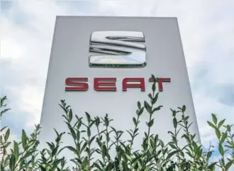  ?? GETTY IMAGES ?? Logo de Seat en un concesiona­rio en Brandeburg­o (Alemania).