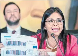  ??  ?? Durante una conferenci­a en Caracas, Delcy Rodríguez, canciller de Venezuela, dijo que México es el país más violento del mundo.