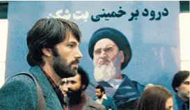  ??  ?? CIA-Mitarbeite­r Tony Mendez hat einen waghalsige­n Plan, um Geiseln aus Teheran heimzuhole­n: „Argo“, 20.15 Uhr, ORF 1.