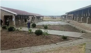  ?? Pictures: SIKHO NTSHOBANE ?? FACELIFT: Gobizizwe Agricultur­al High in rural Ncise village near Mthatha is officially opened by education MEC Fundile Gade on Thursday after a R4.5m revamp thanks to Anglo Gold Ashanti.