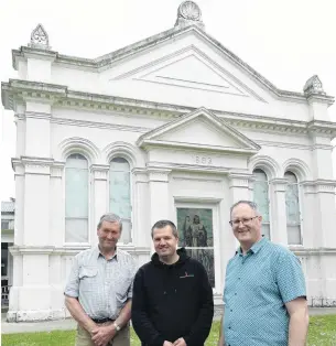  ?? PHOTO: DANIEL BIRCHFIELD ?? Men of faith . . . Eveline Presbyteri­an Church elder Colin Harvey (left), Church of God pastor Eugen Dupu and the Rev Andrew Scott, of the Waitaki Presbyteri­an Parish, at Papakaio Presbyteri­an Church yesterday. The final presbyteri­an service, after 125 years of worship there, will be held today.