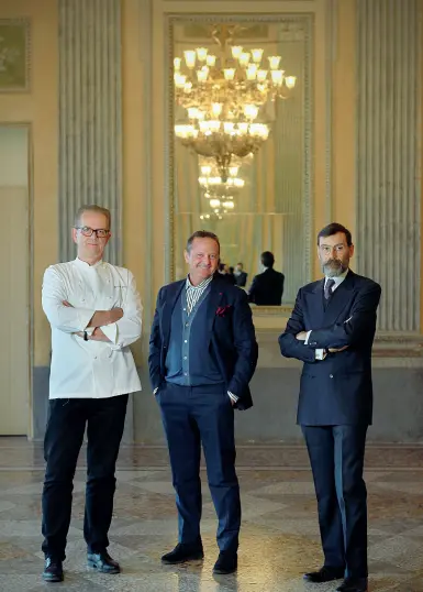  ?? (Cattaneo/Fotogramma) ?? Orgogliosi Da sinistra, Corrado Leoni, Francesco Cerea e Attlilio Navarra in un salone della Villa