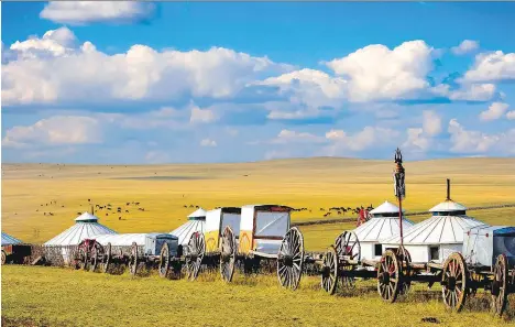  ?? PHOTOS: GETTY IMAGES ?? Many nomads use yak-drawn carts with wooden wheels to move their belongings from place to place.