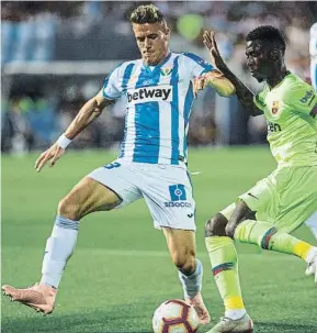  ?? FOTO: EFE ?? Rodri Tarín debutó en Primera ganando al Barça Y es clave en la reacción del Leganés