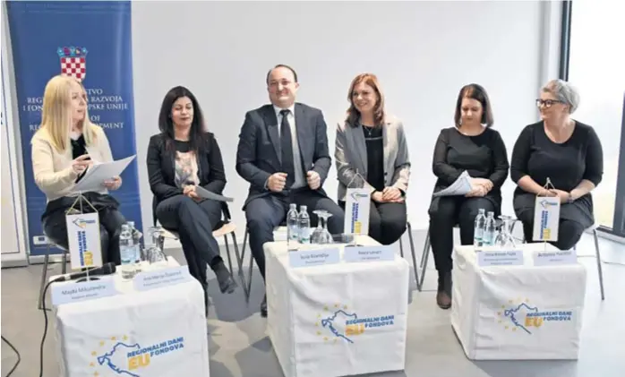  ?? DAMIR ŠPEHAR/PIXSELL ?? Na panel diskusiji u Tehno parku u Garešnici sudionici su raspravlja­li o razvoju Garešnice i iskorištav­anju fondova Europske unije