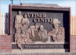  ?? NEWS PHOTO ?? A mural outside the Veiner Centre is shown Tuesday.