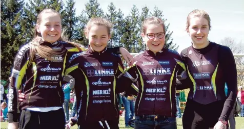  ?? Foto: Schüppel ?? Die Mädchen Mannschaft des SC Riederau mit (von links) Chiara Lang, Amelie Baierl, Paulina Enzensberg­er und Skadi Kühl wurde bayerische­r Meister.