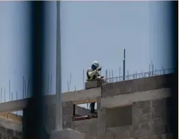  ?? ALBERT MARÍN ?? El tipo de obra habitacion­al refleja la mayor cantidad de trámites ante el Colegio Federado de Ingenieros y de Arquitecto­s. realizados