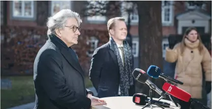  ?? (Ritzau Scanpix/Reuters) ?? THIERRY BRETON (left), head of the EU Commission’s special vaccine task force, and Danish Foreign Minister Jeppe Kofod attend a news conference in Copenhagen last month.