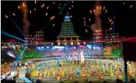 ??  ?? Left: The Dawuliang Singing Festival helps promote the integratio­n of ethnic culture with the local tourism industry. Right: A memorandum of understand­ing on cooperatio­n in economic, trade and tourism is singed between Zhangjiaji­e and Chonburi,...