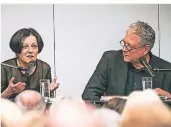  ?? FOTO: ANNE ORTHEN ?? Auch Literaturn­obelpreist­rägerin Herta Müller war Gast im Heine-Haus – hier im Gespräch mit Rudolf Müller.