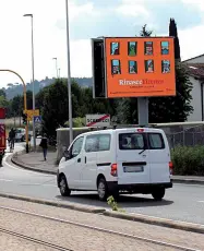  ??  ?? La campagna «Rinasce Firenze»