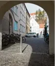  ?? Foto: J. Leitenstor­fer ?? Auch am Klostereck wäre Raum für kos tenfreie Kurzzeit Parkplätze, meint BAL Stadtrat Skobrinsky.