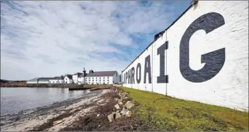 ?? NEW YORK TIMES ANDY HASLAM/THE ?? The Laphroaig Distillery, on the southwest coast of the island of Islay, Scotland, on April 24.