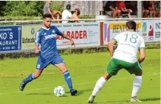  ?? Foto: Manfred Stahl ?? Emre Mutlu (links) steht den Bobinger Bezirkslig­a Fußballern nach überstande­ner Rot Sperre wieder zur Verfügung.