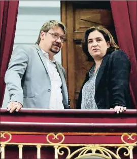  ?? JJ GUILLÉN / EFE ?? Domènech y Colau en el Congreso en la investidur­a de Sánchez