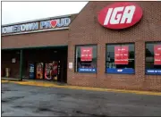  ?? Spencer Lahr / RN-T ?? The West Rome IGA at 610 Shorter Ave. has closed for business.