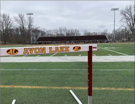  ?? HENRY PALATTELLA — THE MORNING JOURNAL ?? The Avon Lake track and field facility is open for individual workouts during the school’s closure.