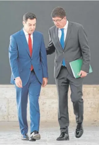  ?? // EFE / RAÚL CARO ?? El presidente de la Junta junto al líder de Cs, Juan Marín